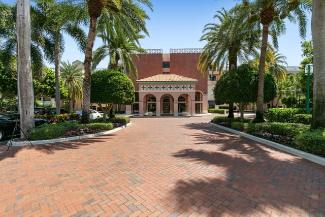120 SE 5th Avenue E 127, Mizner Court, Boca Raton, FL