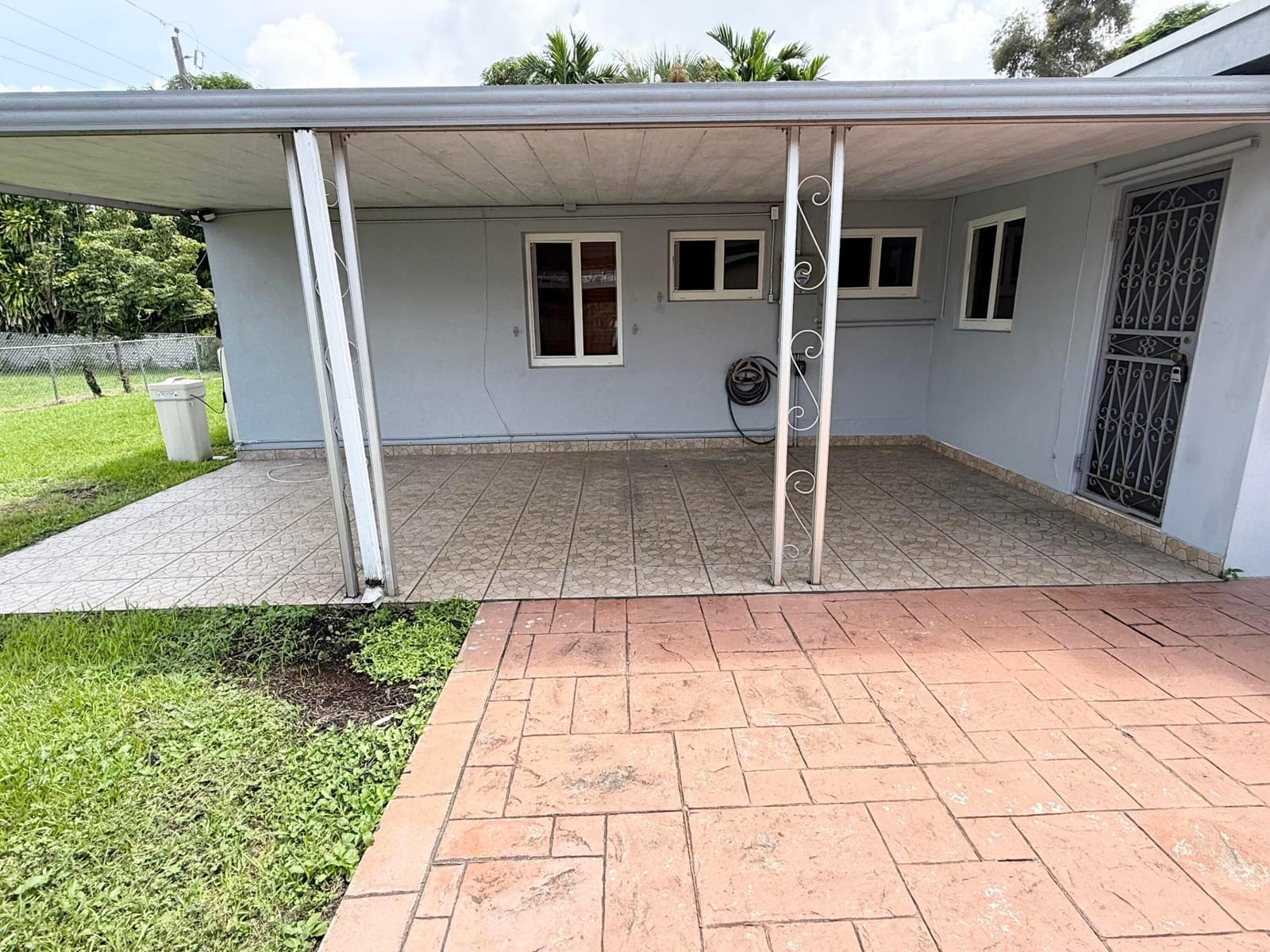 957 W 67th Street, Hialeah, FL 33012 photo 2