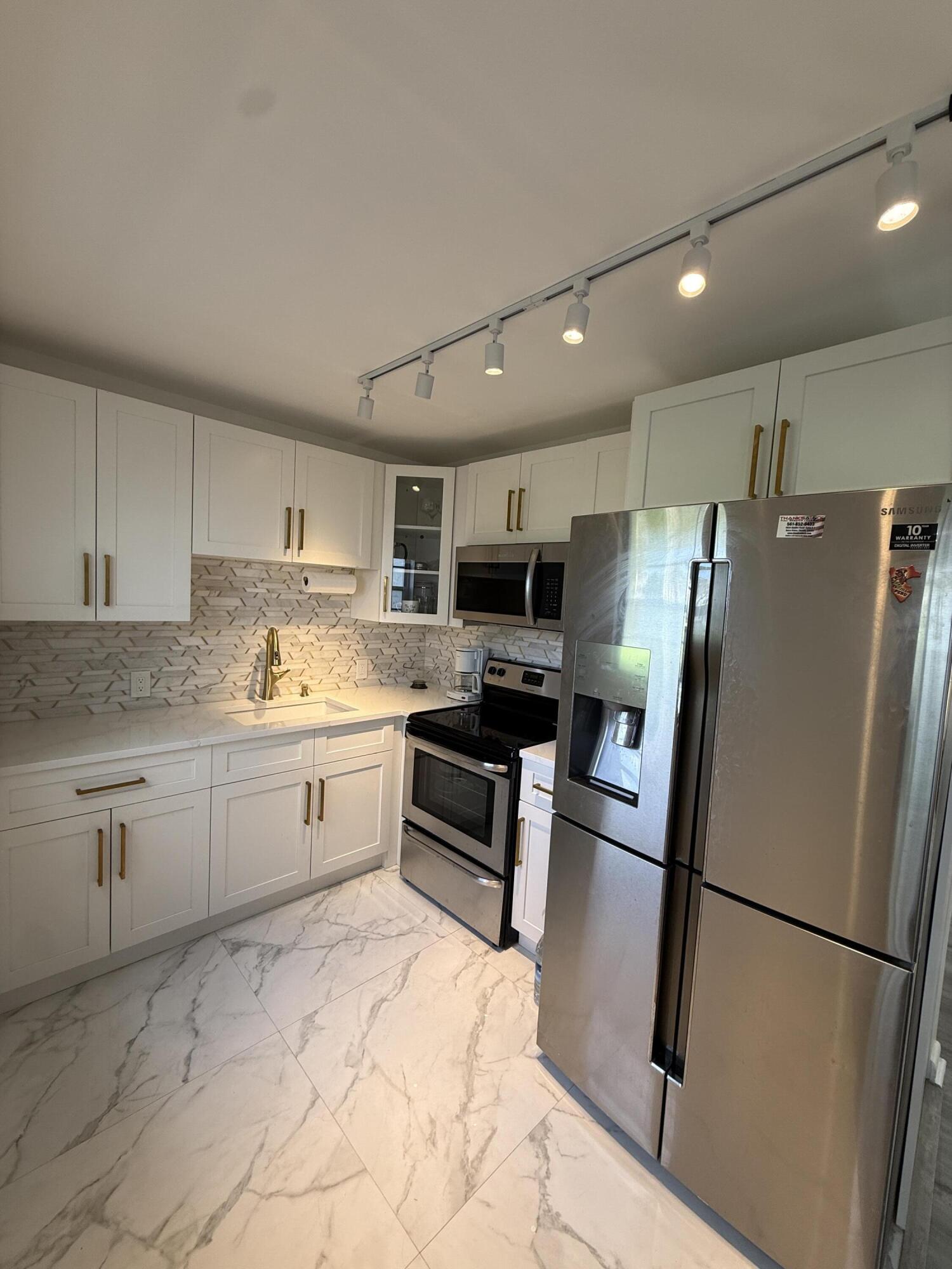 389 Fanshaw J 389, Boca Raton, FL 33434, Boca Raton