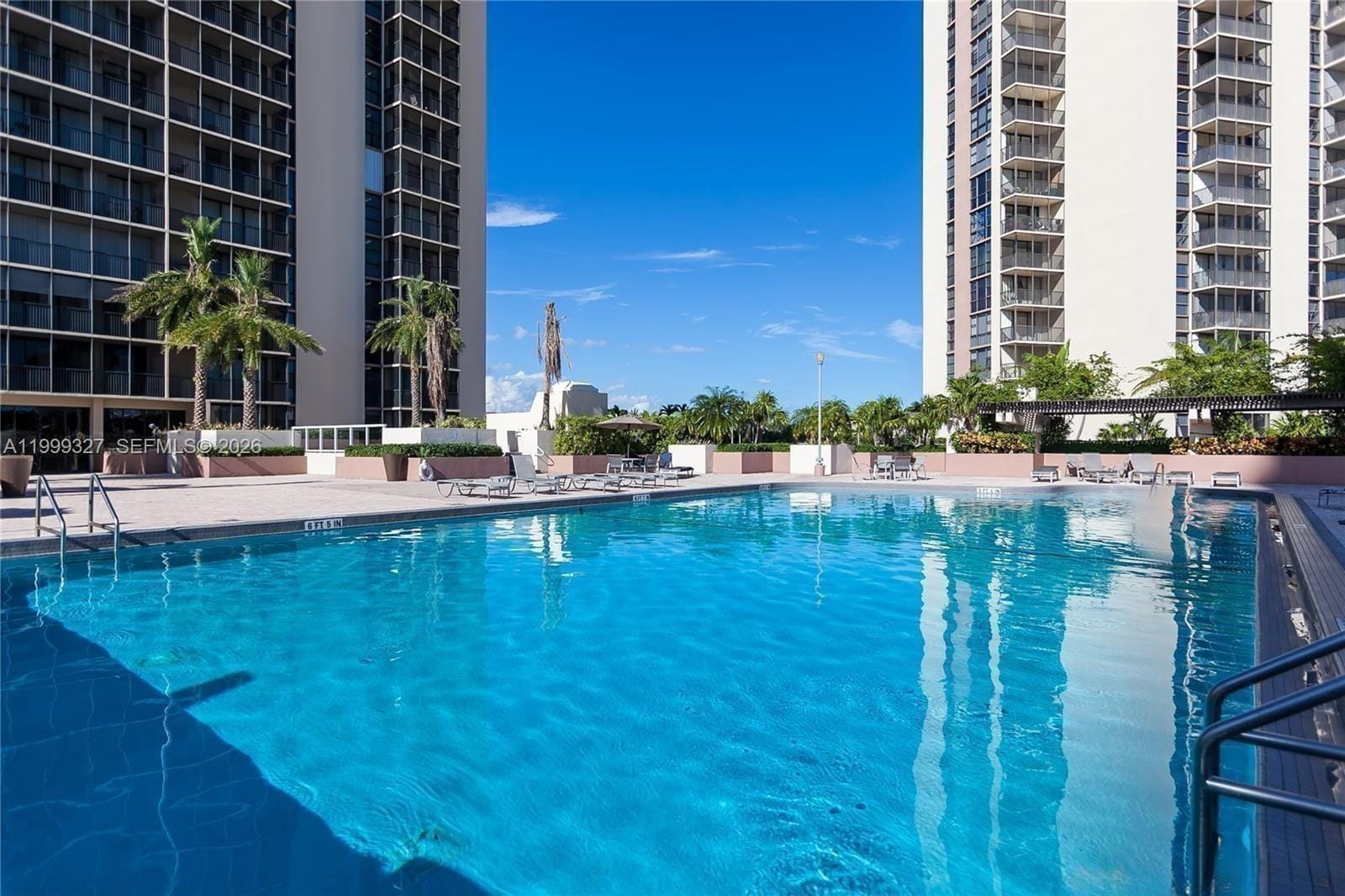 20335 W Country Club Drive 206, Aventura, FL 33180 photo 5
