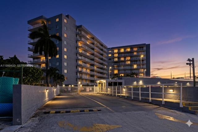 1800 NW 24th Avenue 220, sold in Isla Del Mar, Miami, FL