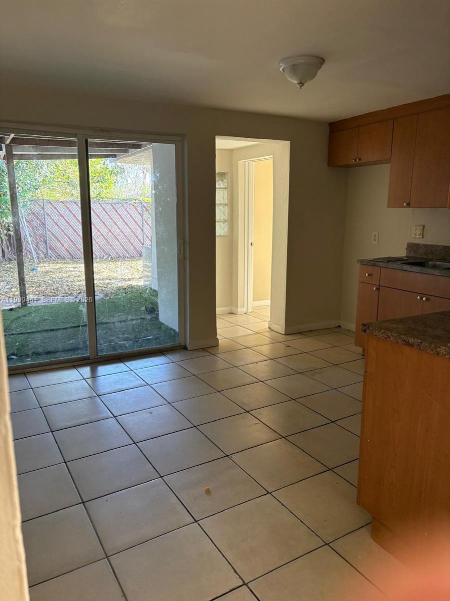 1384 NW 27th Street 1382, Miami, FL 33142, Miami
