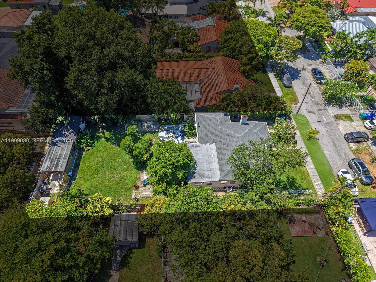 2615 SW 34th Court, Miami, FL 33133 photo 4