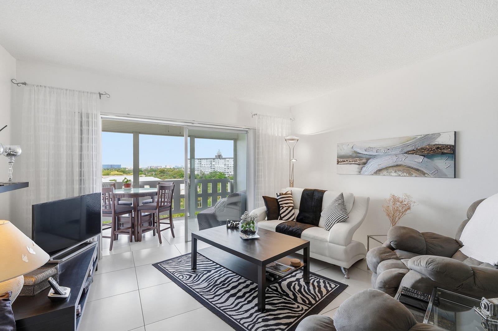 4330 Hillcrest Drive 804 — photo 9