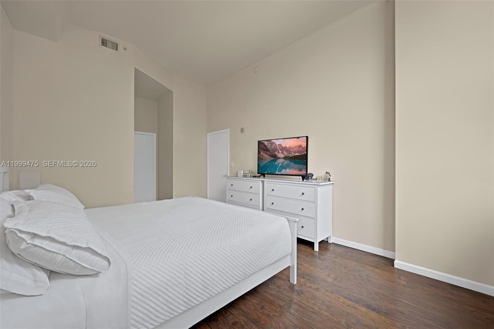 19501 W Country Club Drive 208 — photo 11
