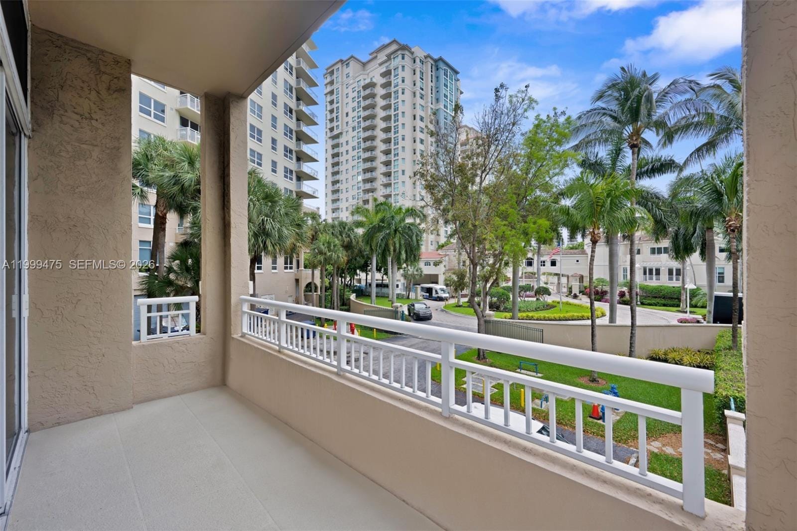 19501 W Country Club Drive 208, Aventura, FL 33180 photo 13