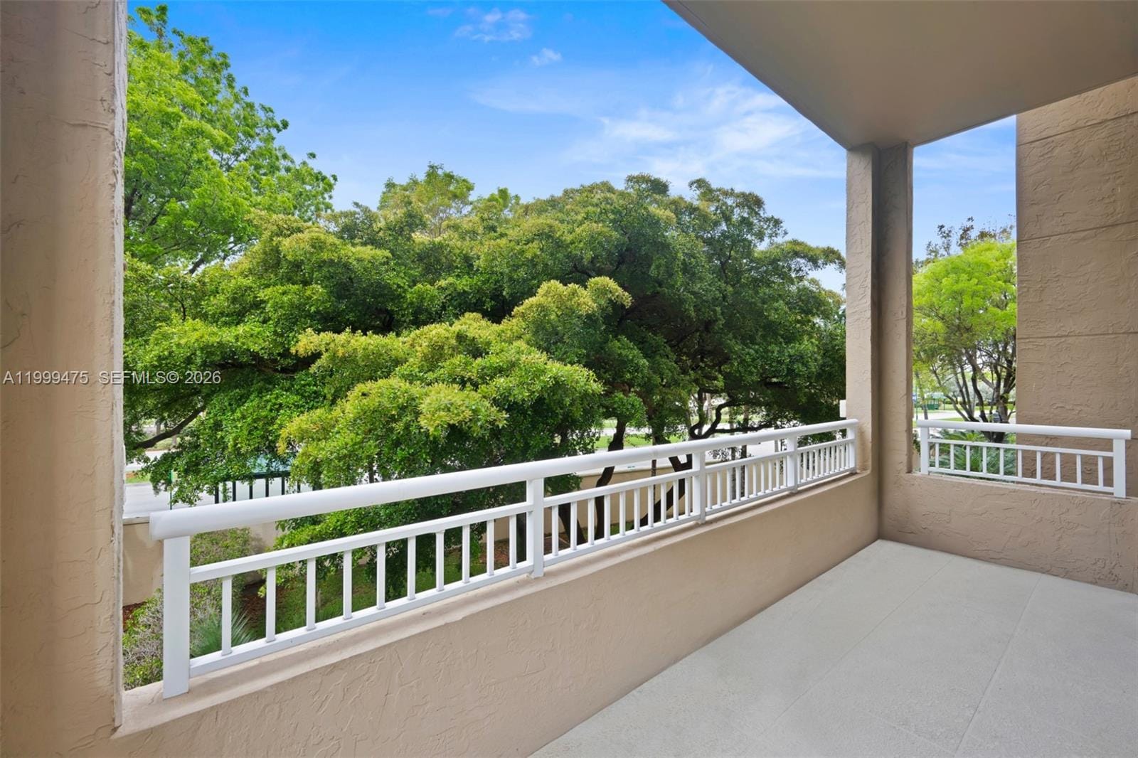 19501 W Country Club Drive 208, Aventura, FL 33180 photo 14