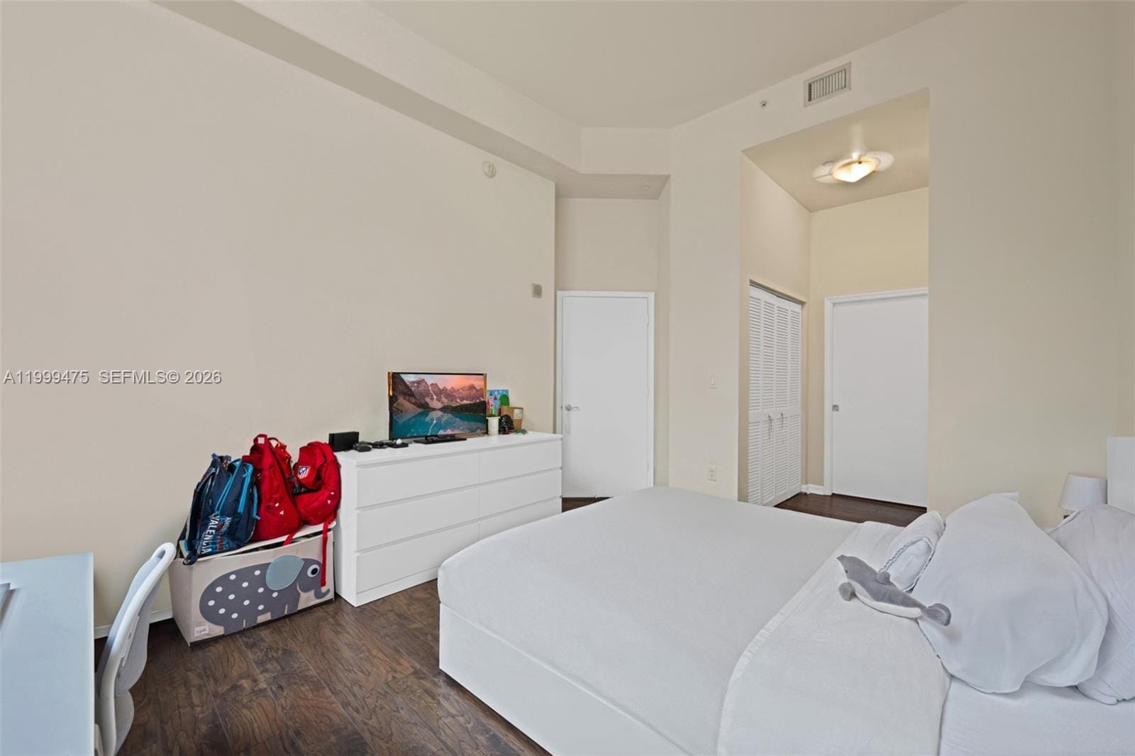 19501 W Country Club Drive 208 — photo 8
