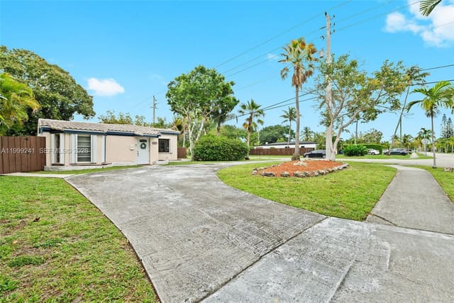 1395 NE 177th Street, North Miami Beach, FL 33162