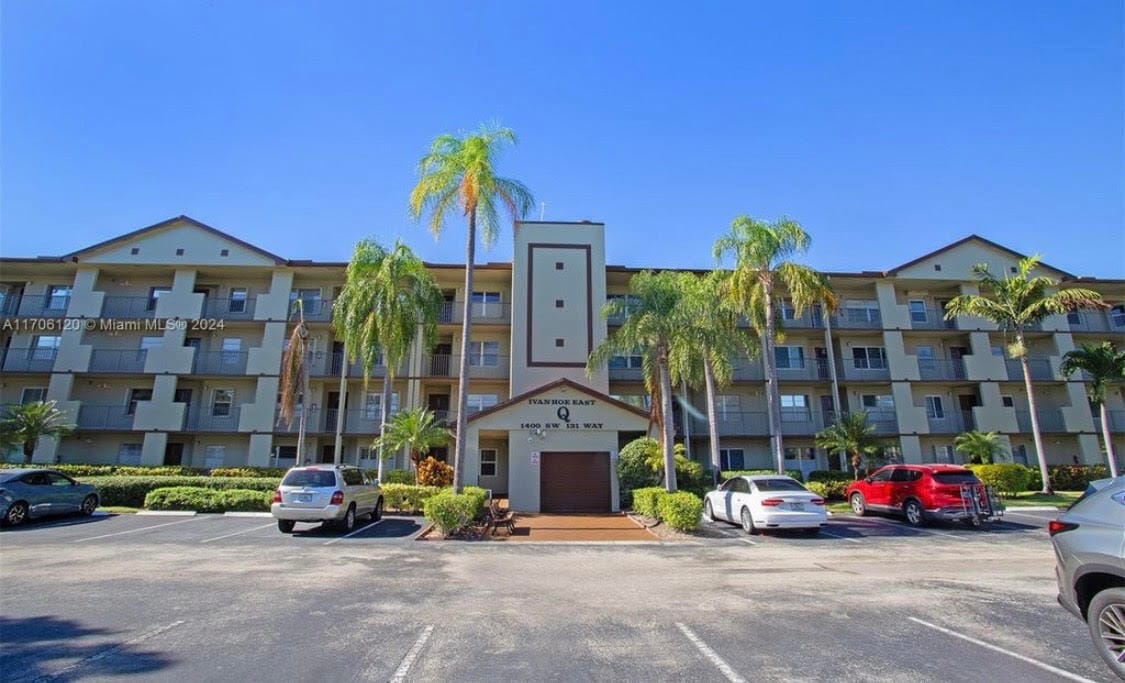 1400 SW 131st Way 408q, Pembroke Pines, FL 33027 photo 2