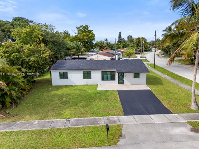 2401 SW 45th Avenue, Fort Lauderdale, FL 33317