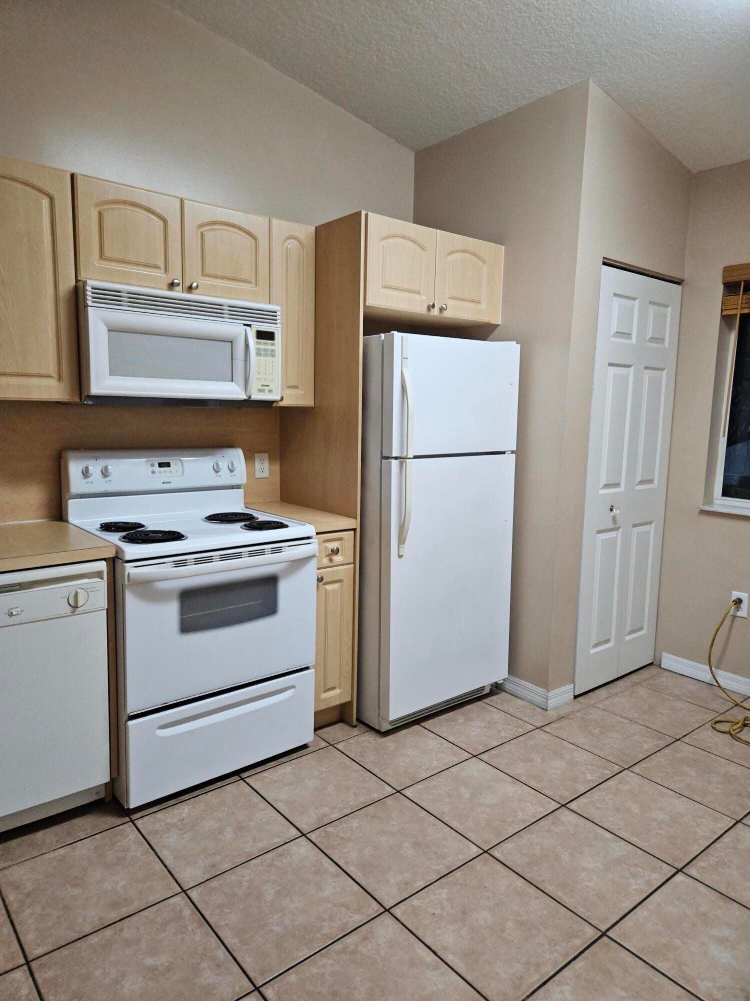 7900 NW 6th Street 205, Pembroke Pines, FL 33024 photo 18