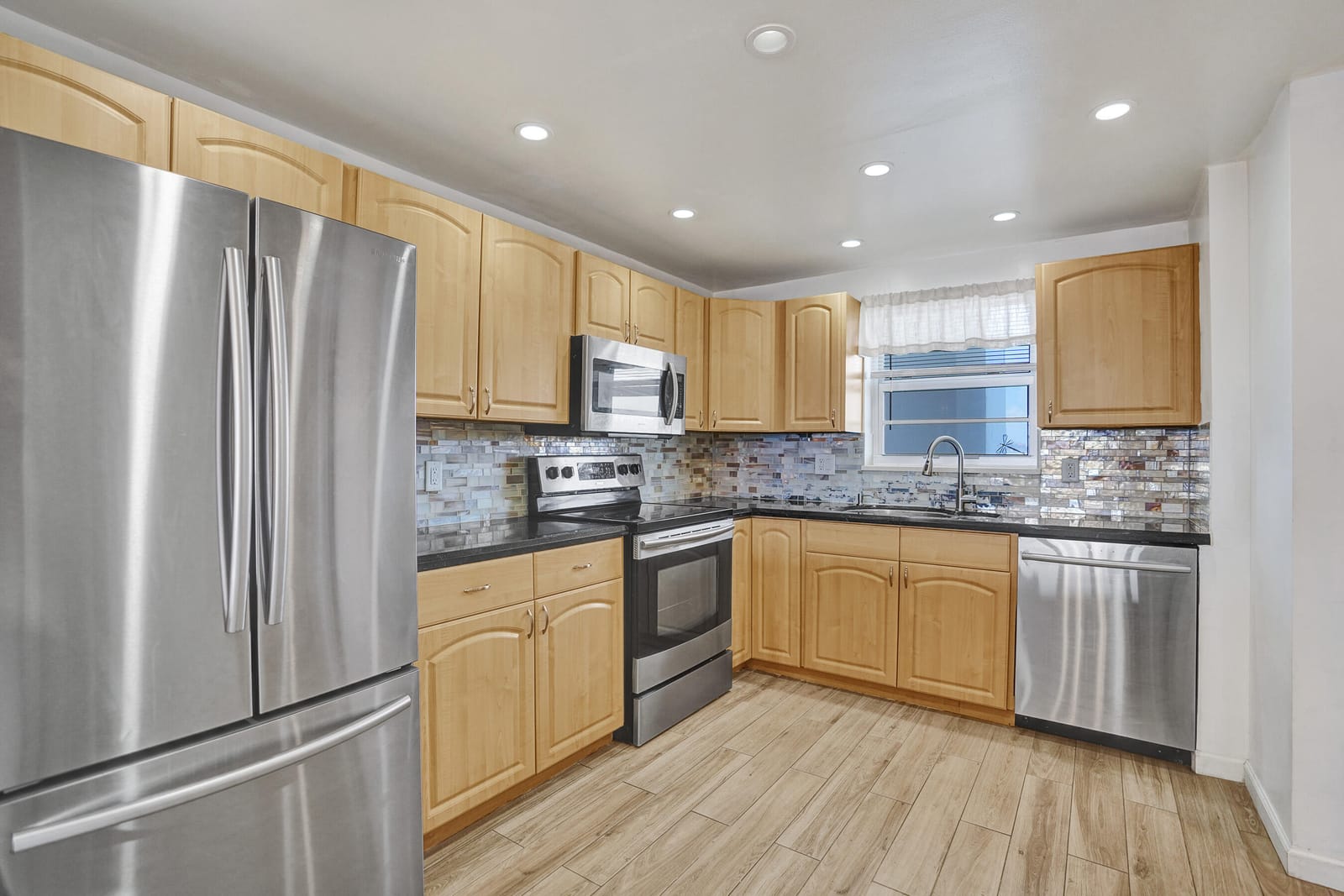 3051 NE 48th Street 702 — photo 12