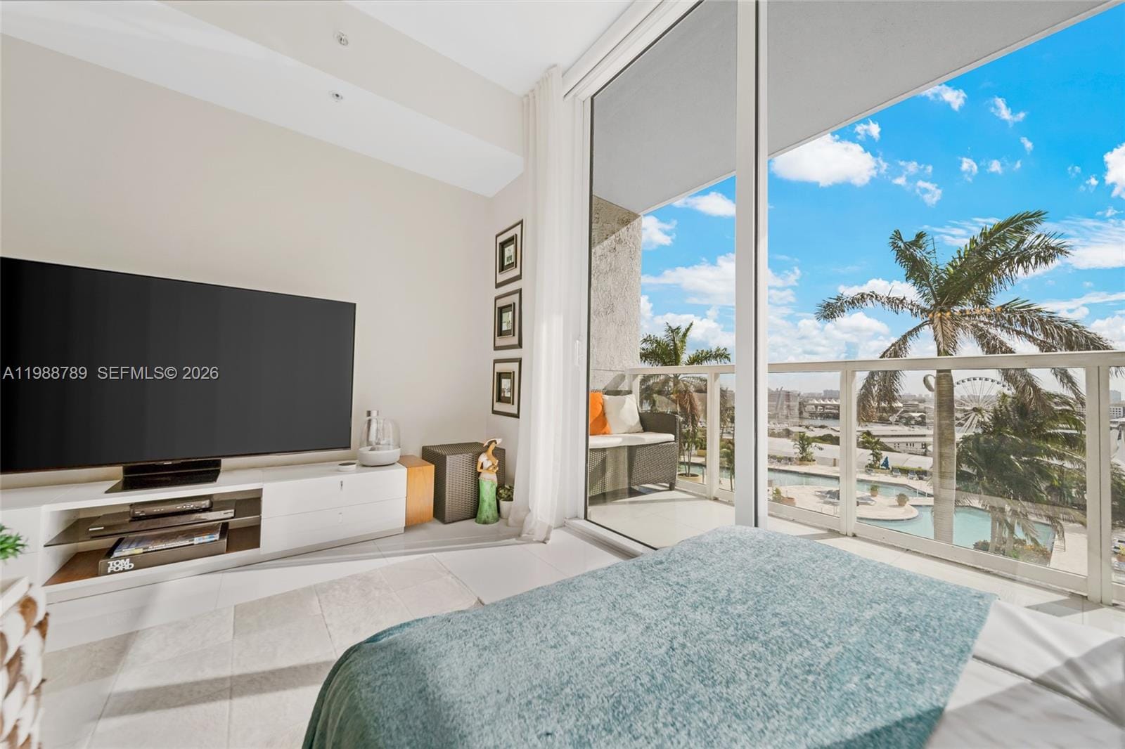 253 NE 2nd Street 1109, Miami, FL 33132 photo 16