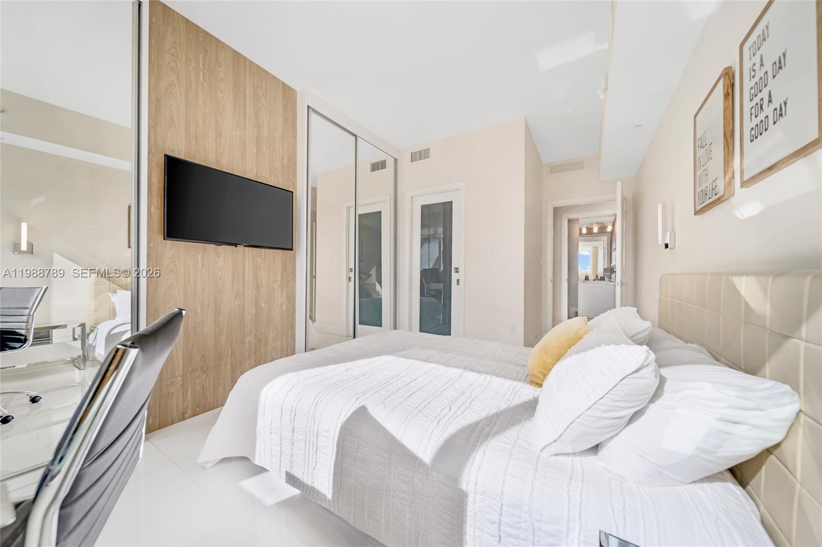253 NE 2nd Street 1109, Miami, FL 33132 photo 22