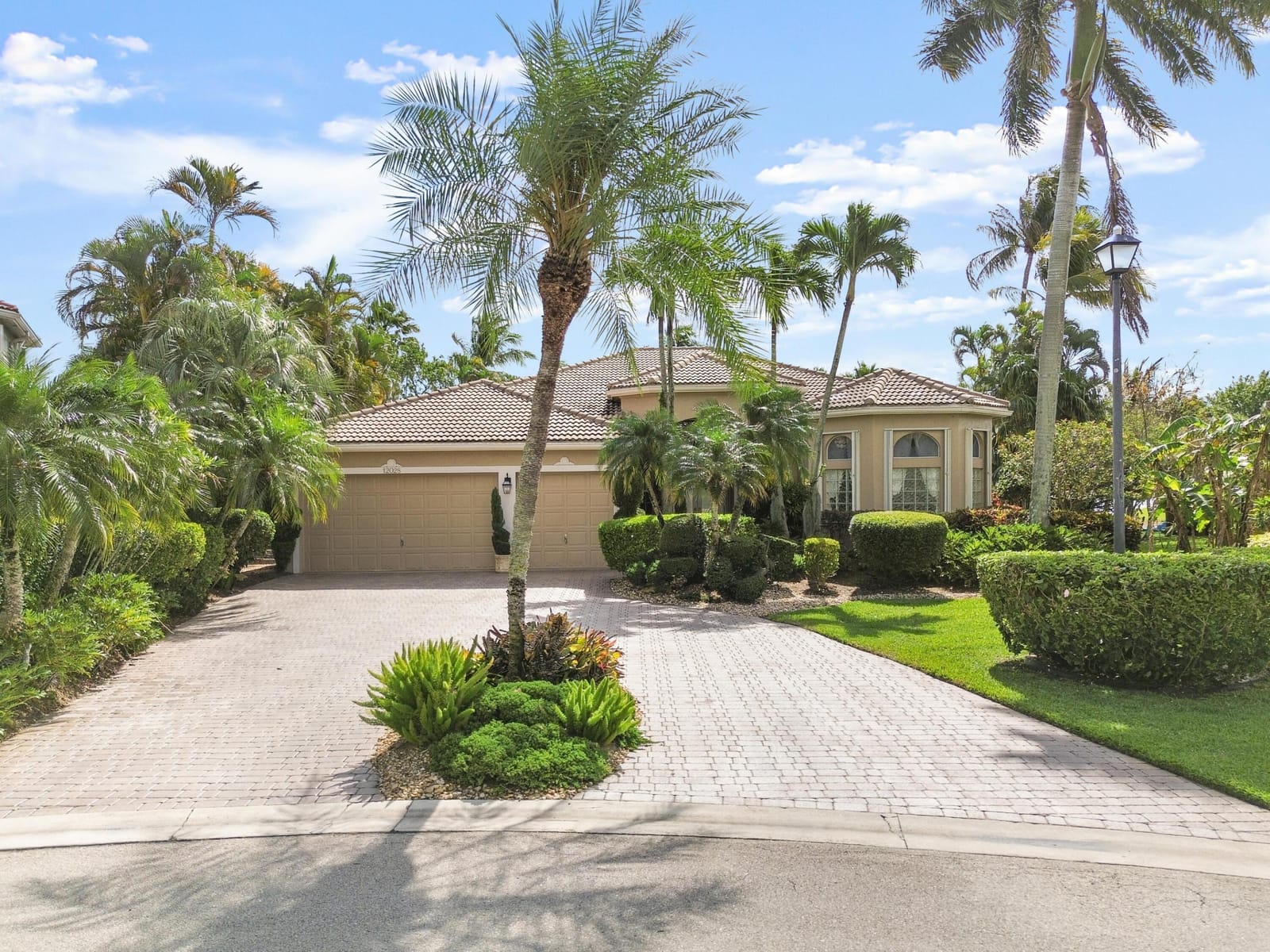 12028 NW 49th Drive — photo 4