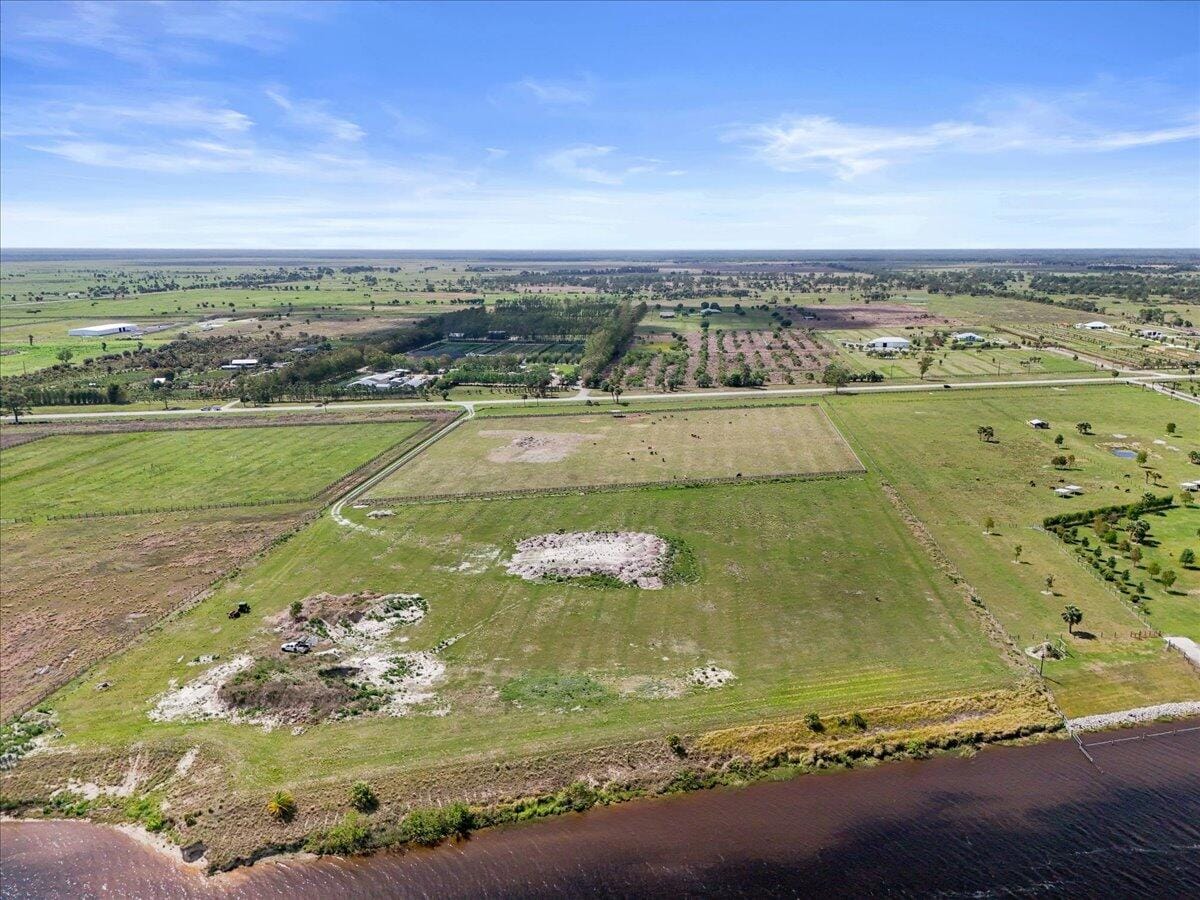 8105 SW Kanner Highway, Indiantown, FL 34956 photo 4