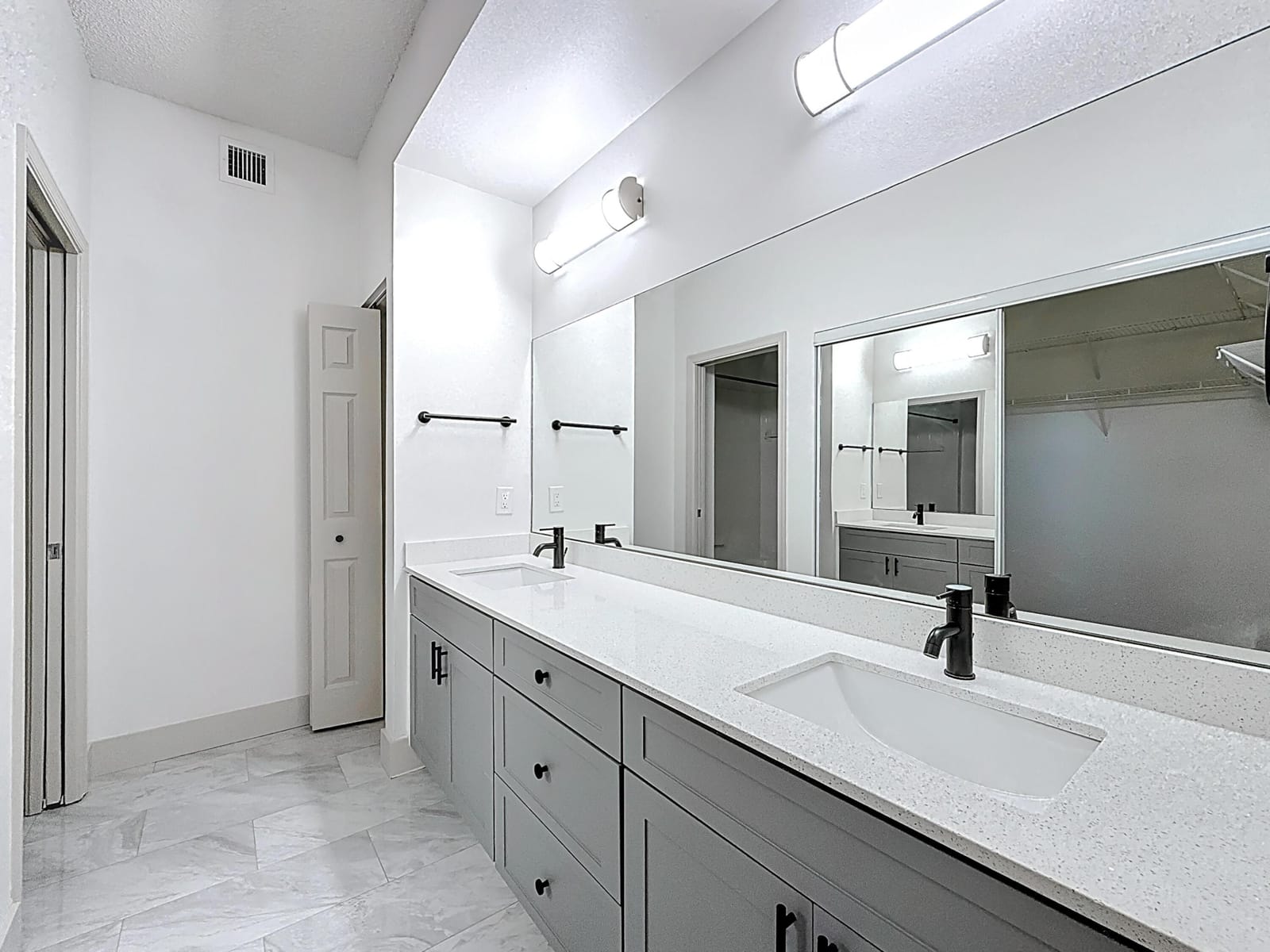 3180 N Haverhill Road 102 — photo 10