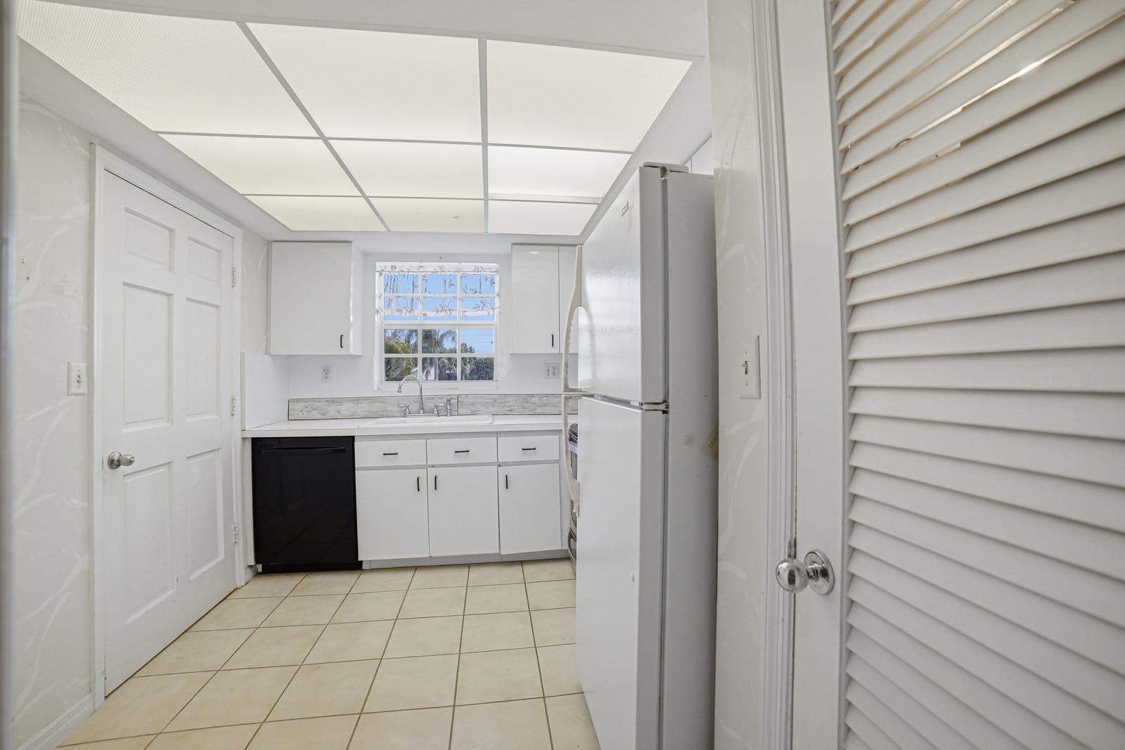 169 Atlantis Boulevard 205 — photo 11