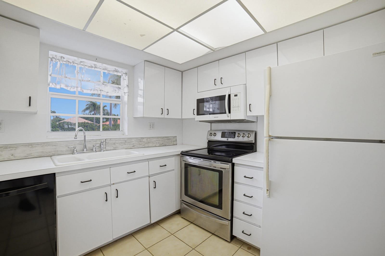 169 Atlantis Boulevard 205 — photo 10