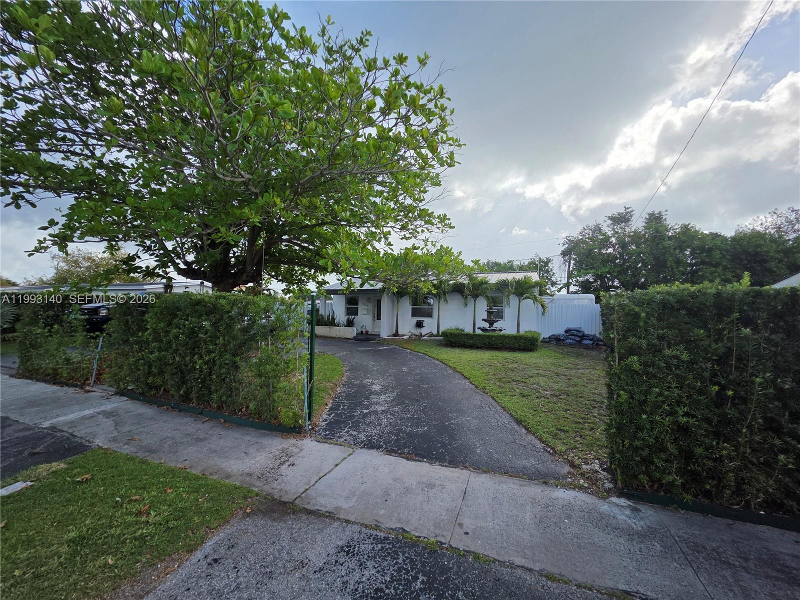 13825 Monroe Street, Miami, FL 33176, Miami