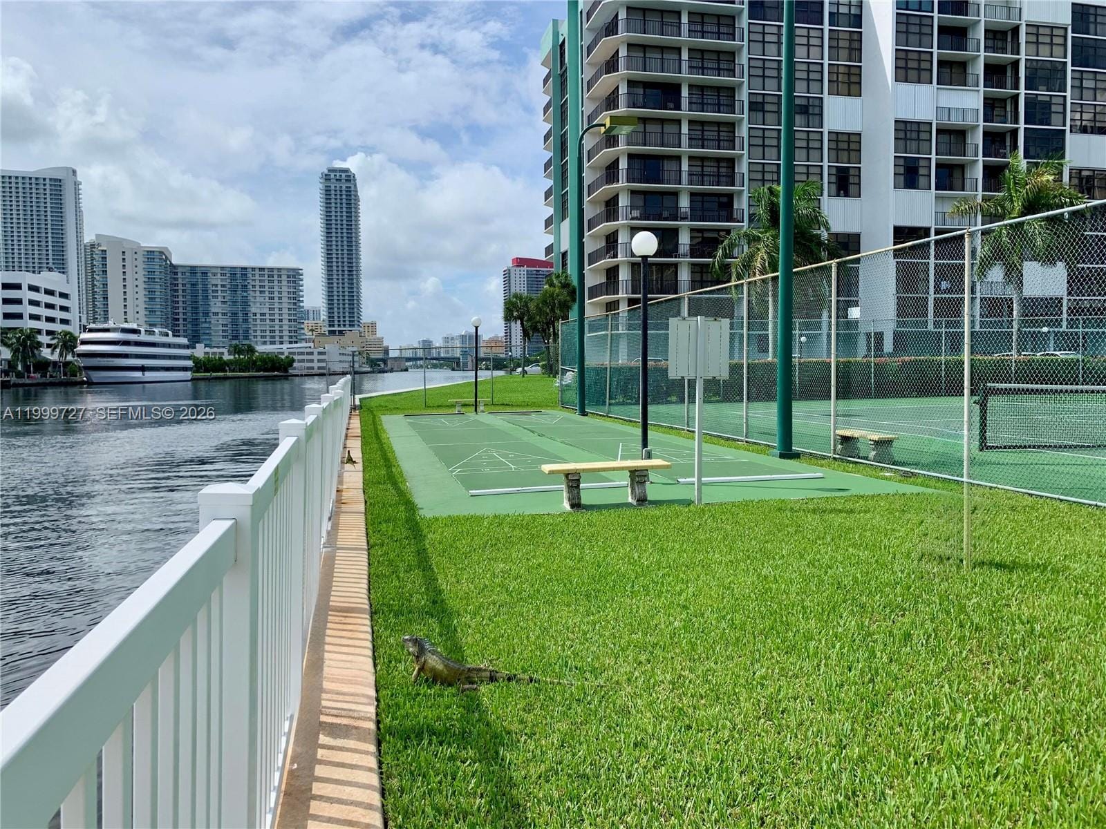 600 Parkview Drive 223, Hallandale Beach, FL 33009 photo 17