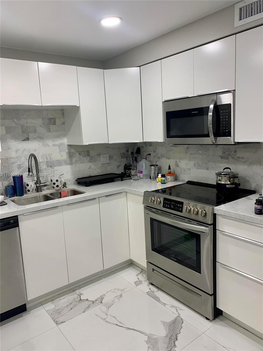 600 Parkview Drive 223, Hallandale Beach, FL 33009 photo 6