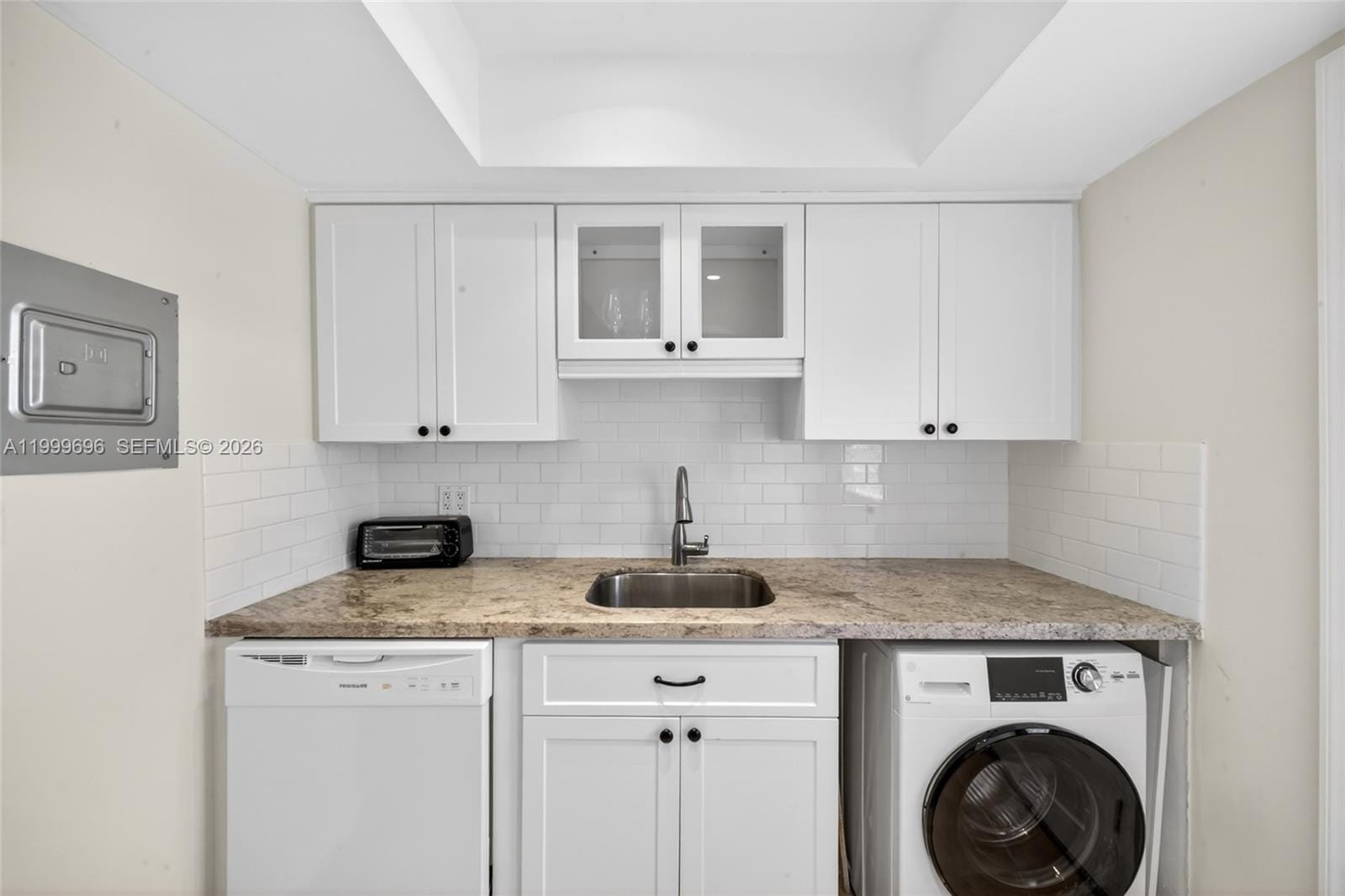 6815 Edgewater Drive 108, Coral Gables, FL 33133 photo 10