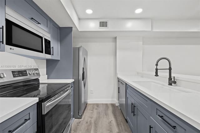 470 S Park Road 7-307, Hollywood, FL 33021