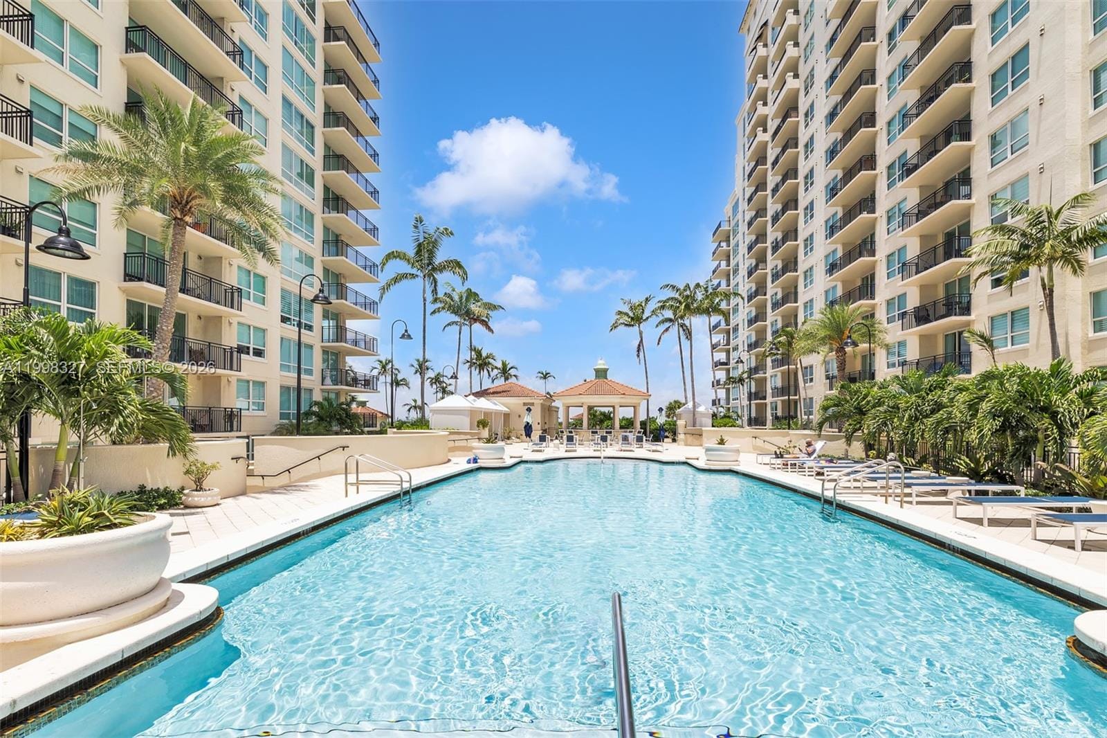 610 W Las Olas Boulevard 1121N — photo 1