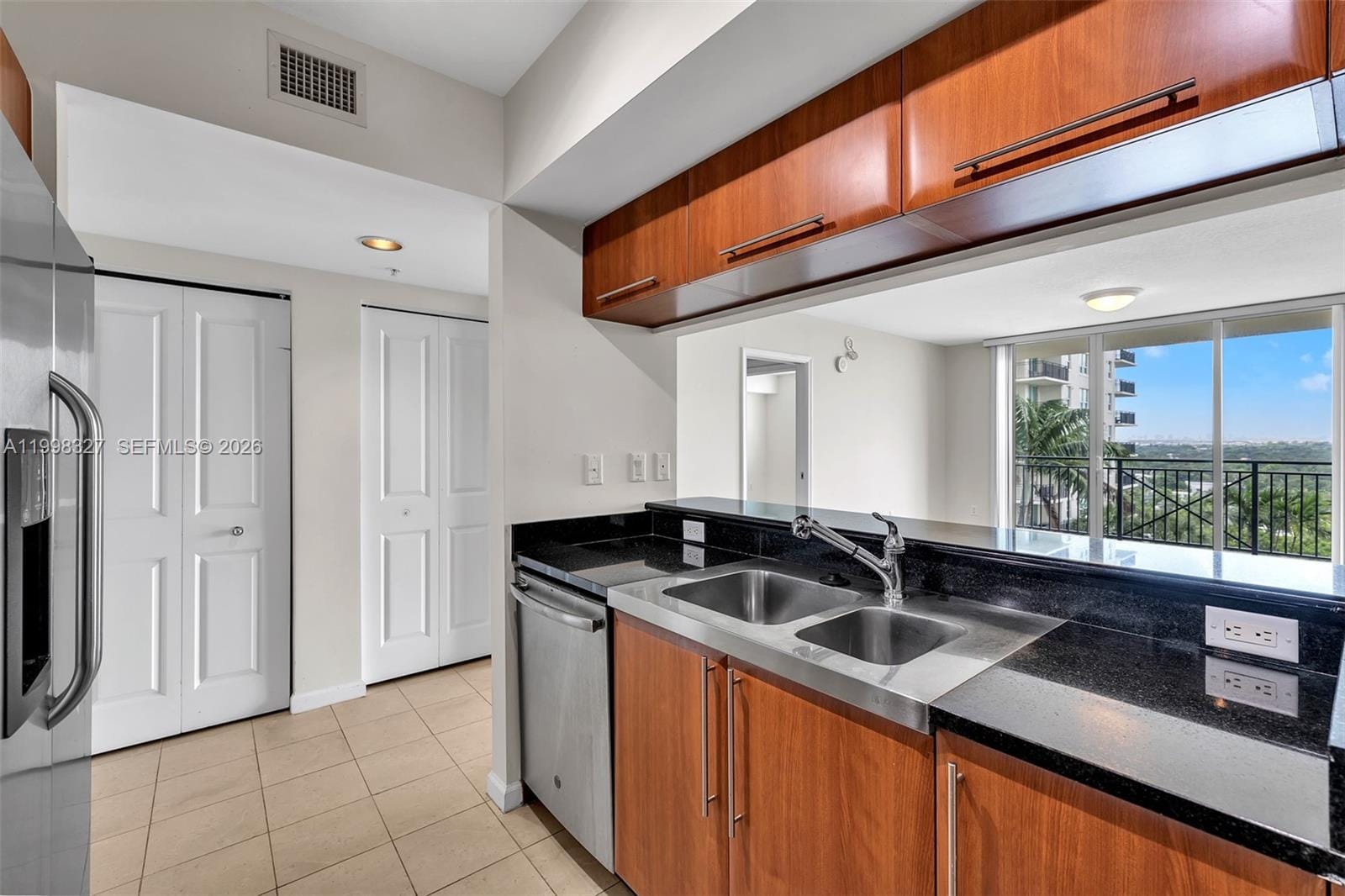 610 W Las Olas Boulevard 1121N — photo 5