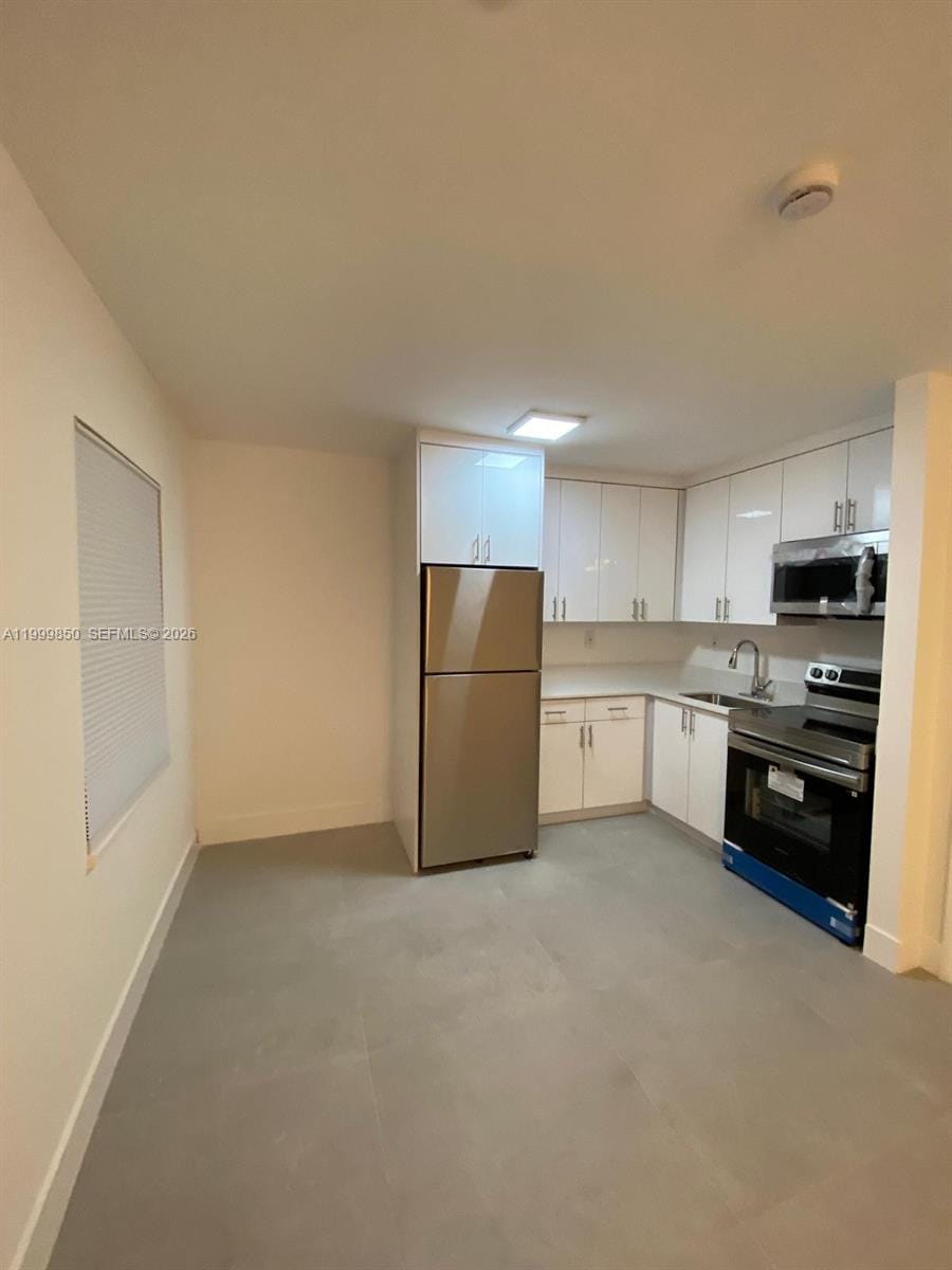 619 NE 3rd Street 18, Hallandale Beach, FL 33009
