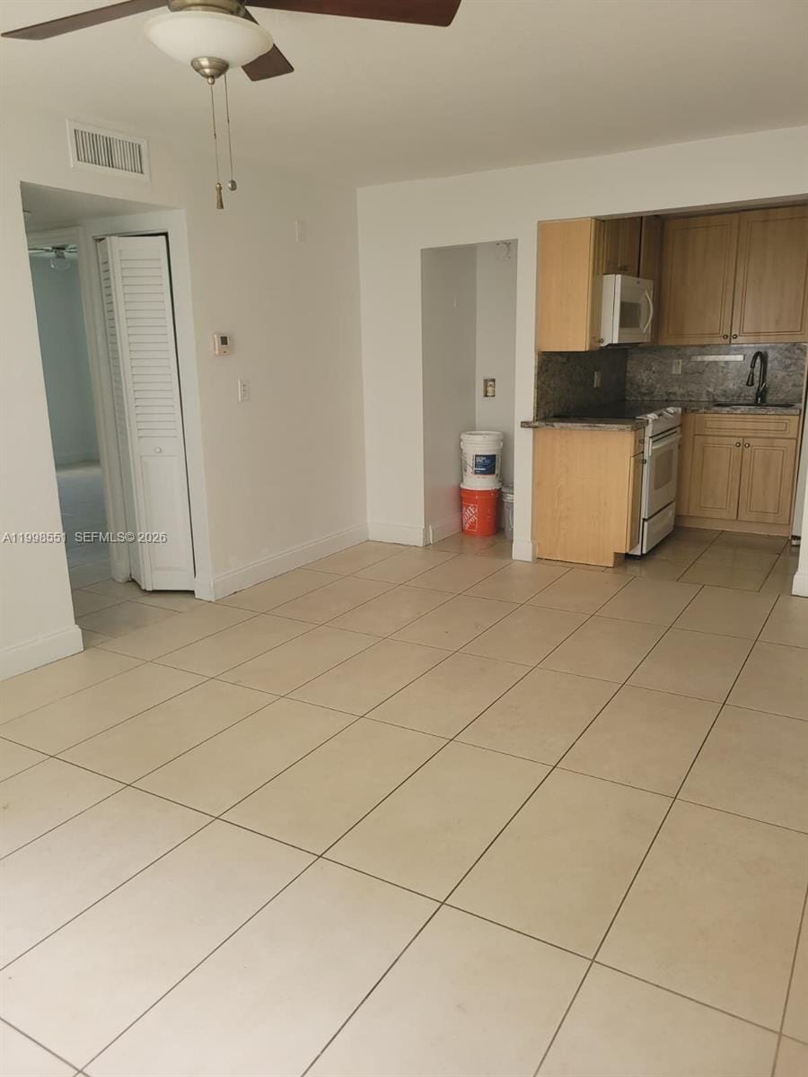 241 SE 9th Avenue 104, Pompano Beach, FL 33060 photo 3