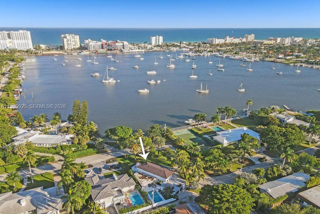 911 N Northlake Drive, Hollywood, FL 33019, Hollywood