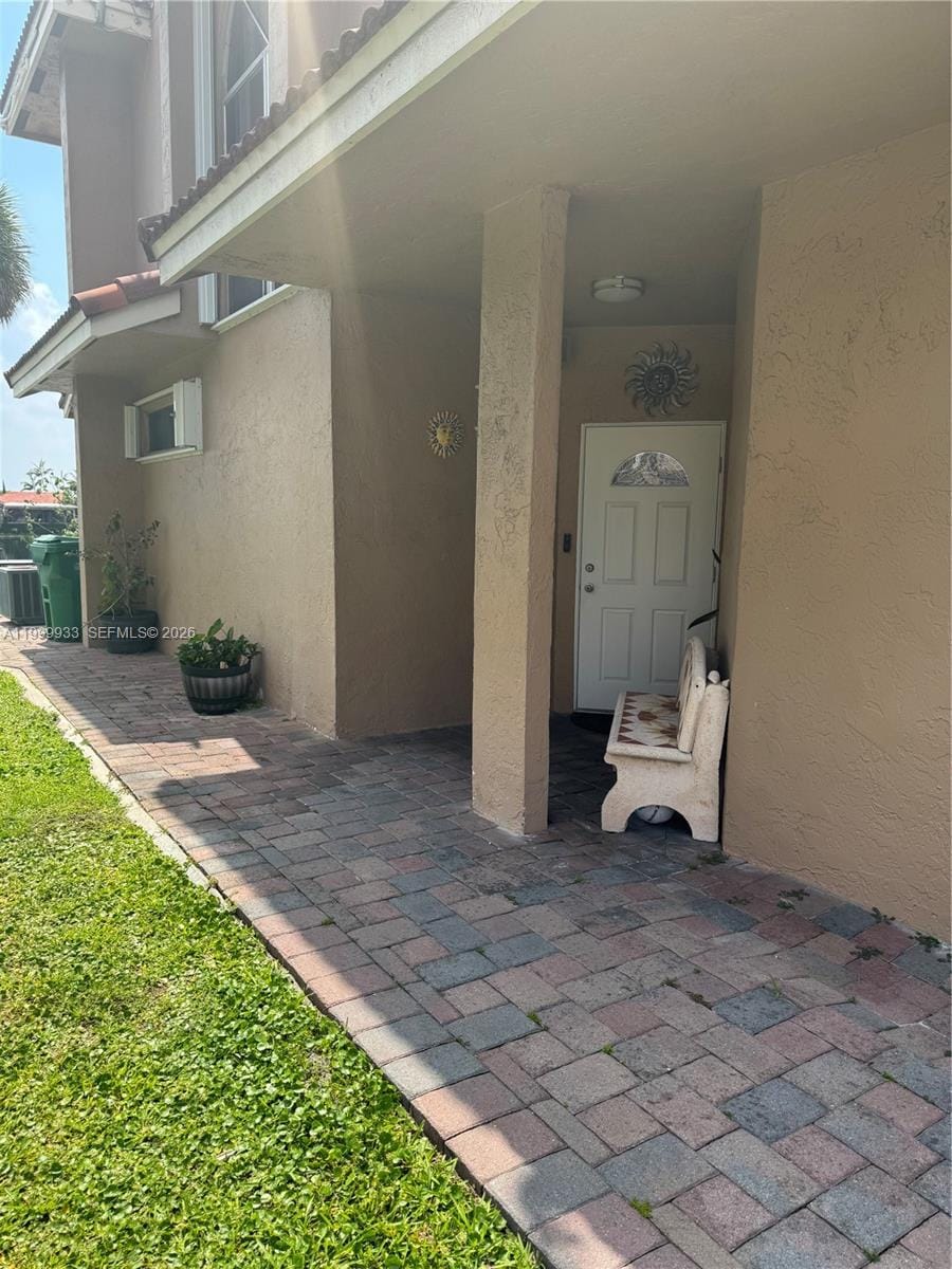 8270 NW 191st Lane 13L, Hialeah, FL 33015 photo 2