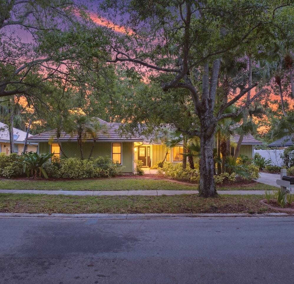 18546 Lake Bend Drive, Jupiter, FL 33458 photo 1