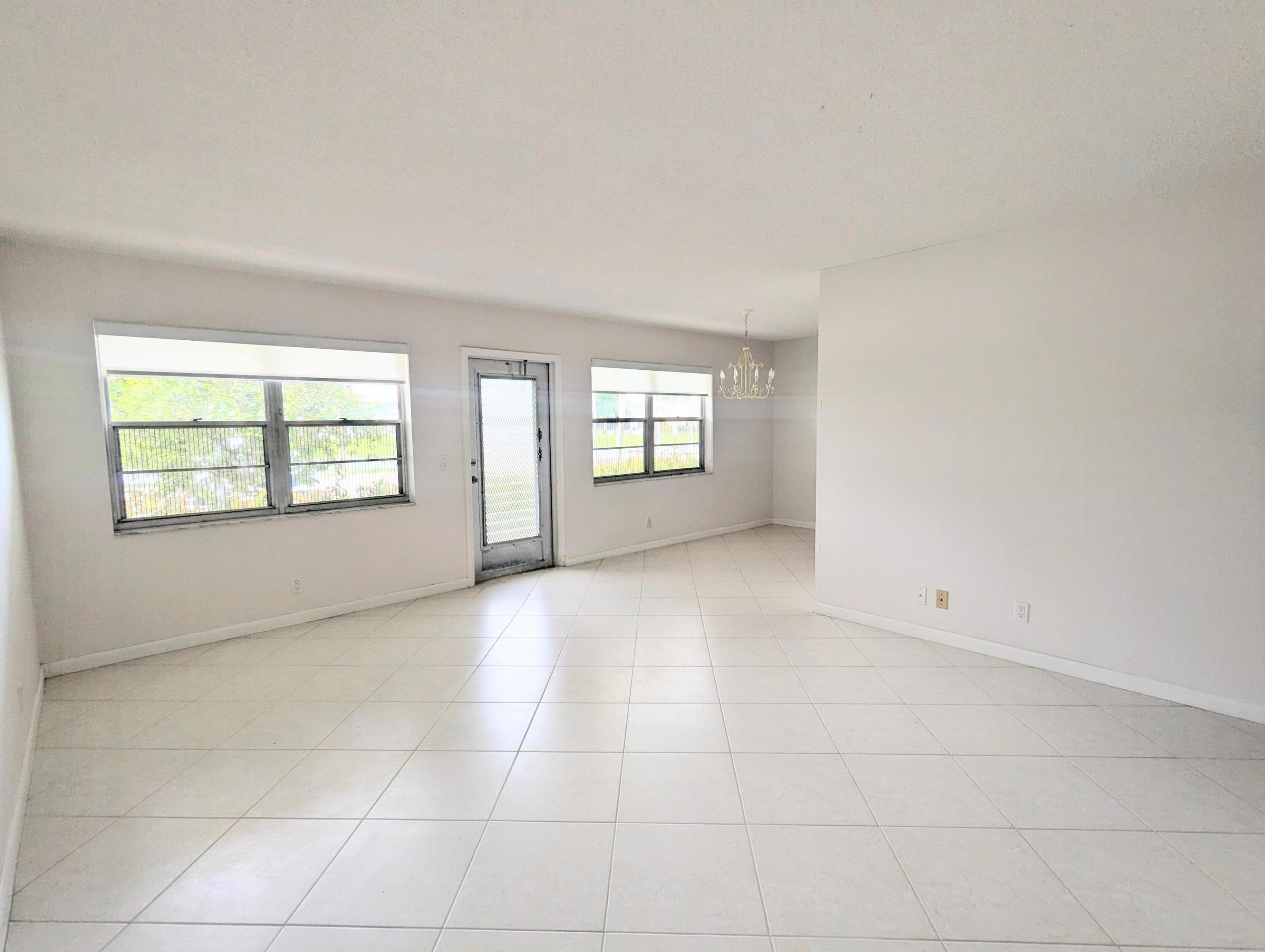222 Somerset L, West Palm Beach, FL 33417, West Palm Beach