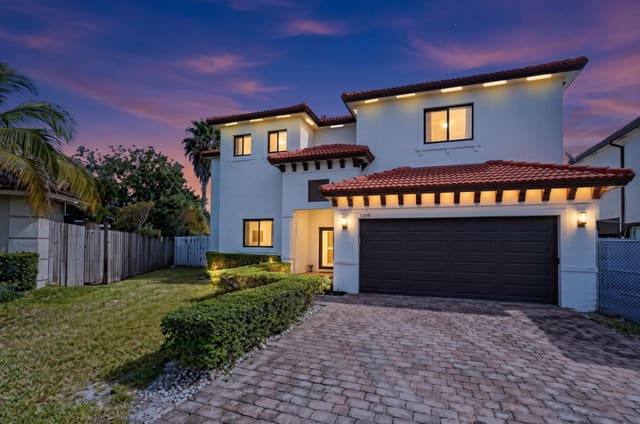 4429 SW 165th Court, sold in Oakland Subdivision, Miami, FL