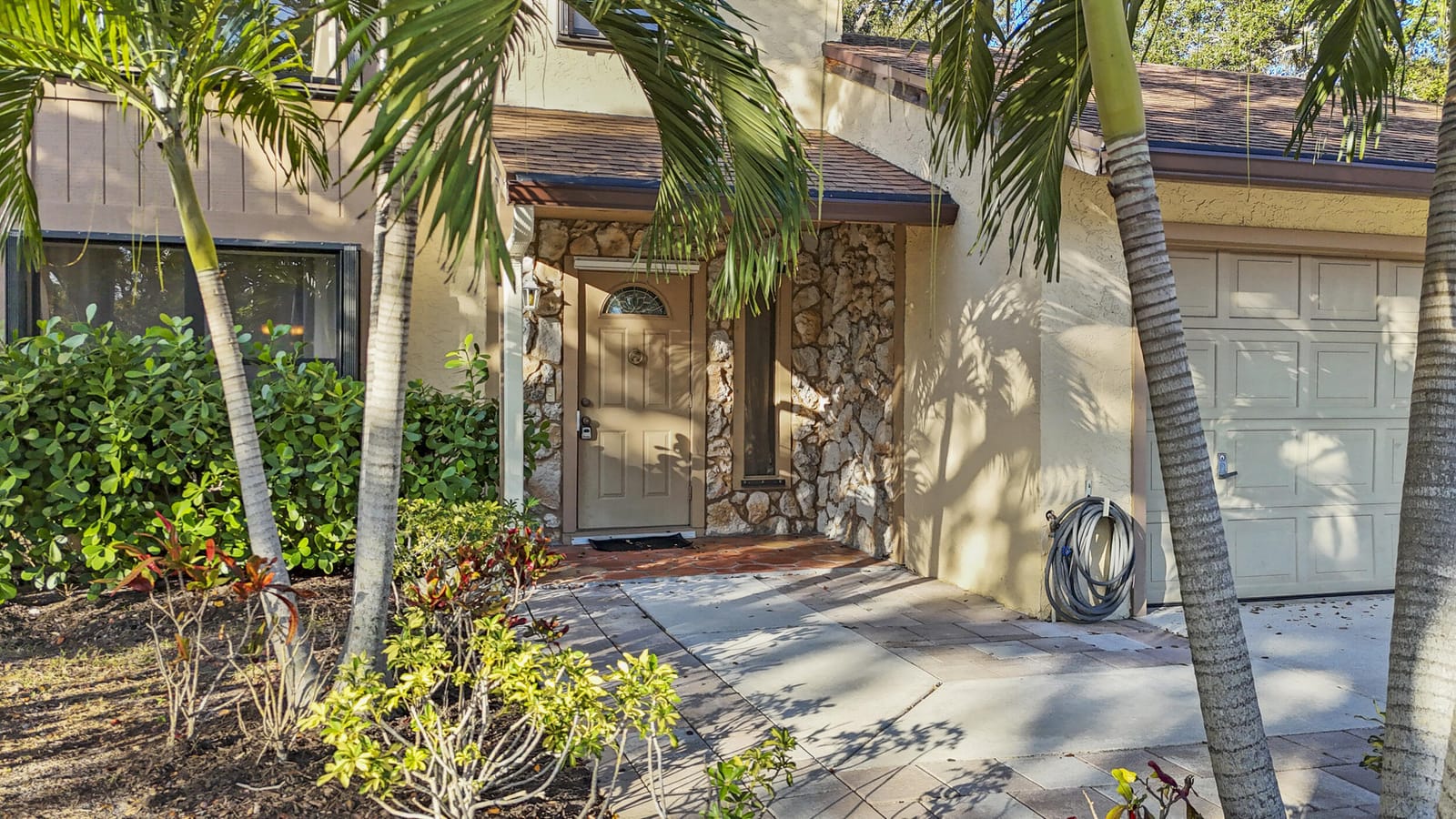 1089 Raintree Drive, Palm Beach Gardens, FL 33410 photo 3