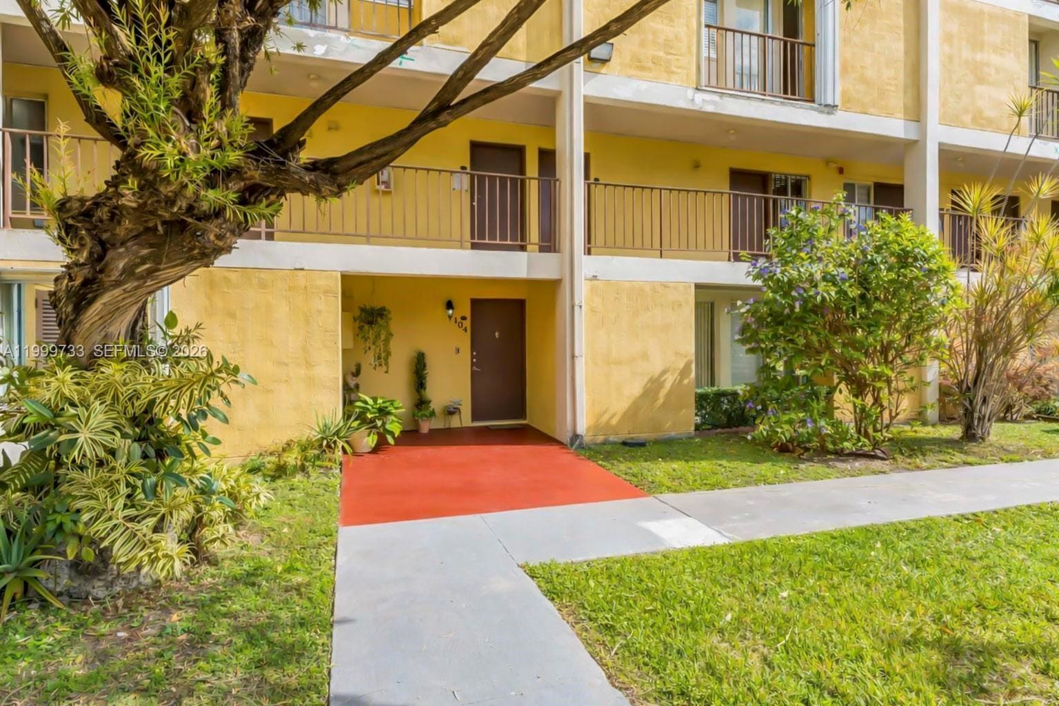 9210 Fontainebleau Boulevard 104 — photo 2