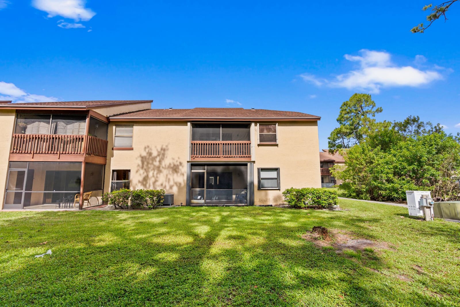 402 Lakeview Drive E, Royal Palm Beach, FL 33411 photo 6