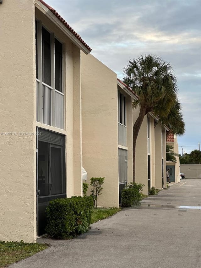 1428 SE 4th Avenue 247, sold in Deerfield Pines, Deerfield Beach, FL
