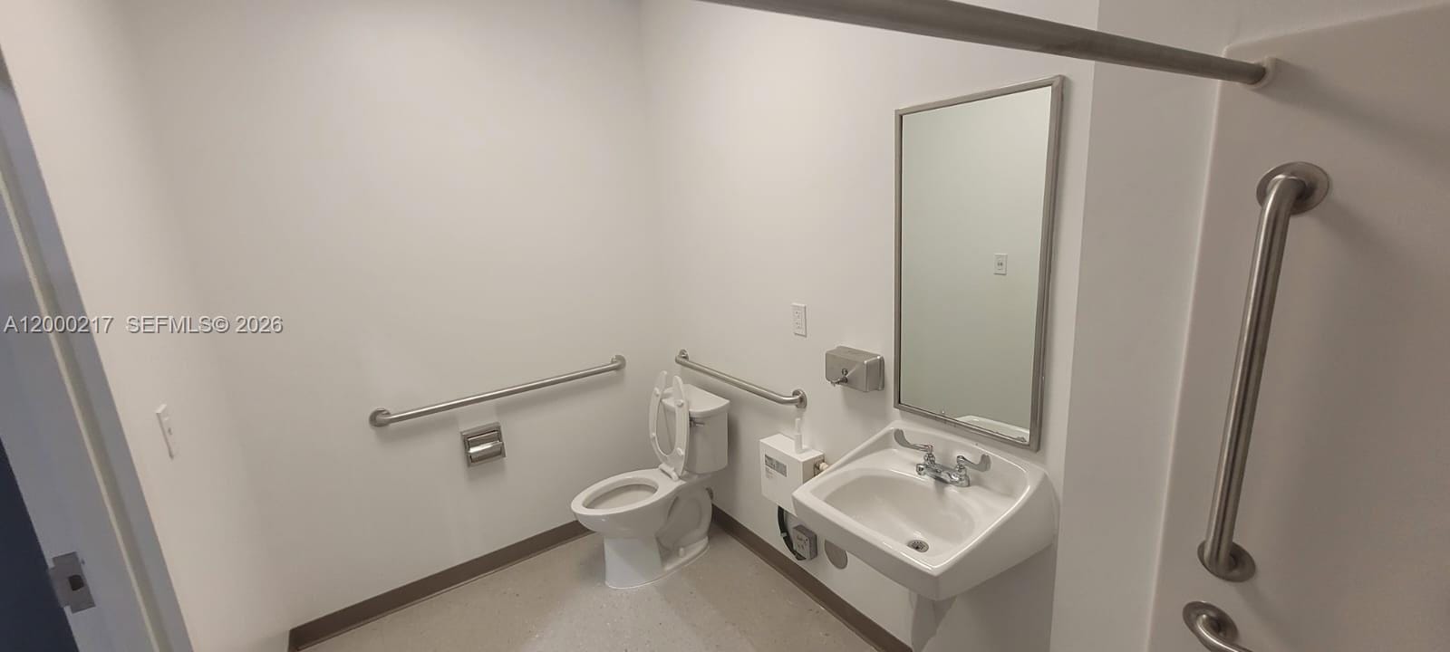 1750 SE 38 Avenue Bay 12 — photo 4