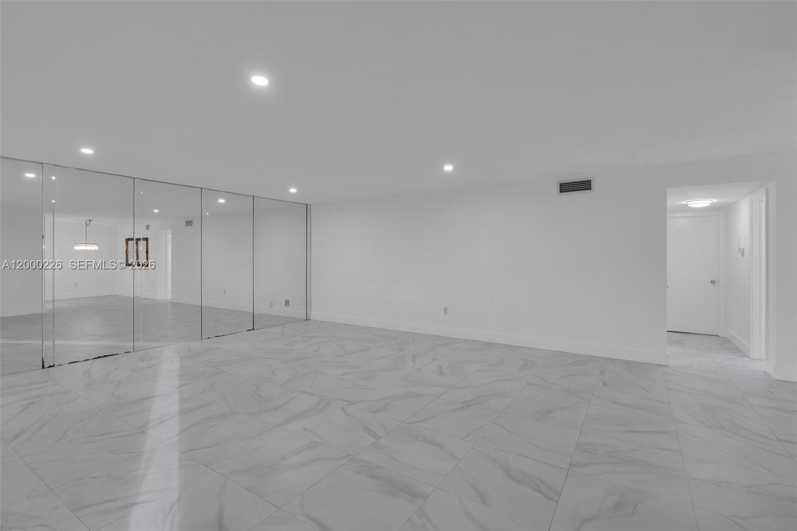 11960 NE 19th Drive 15, North Miami, FL 33181 photo 2