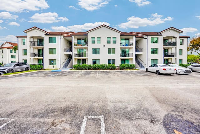 1010 Villa Circle, Boynton Beach, FL 33435