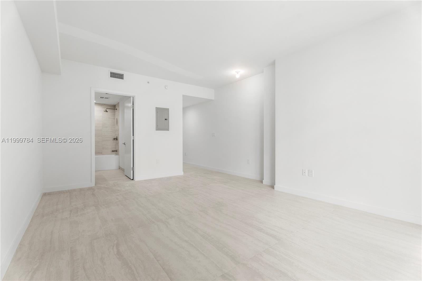 77 SE 5th Street 3304 — photo 7