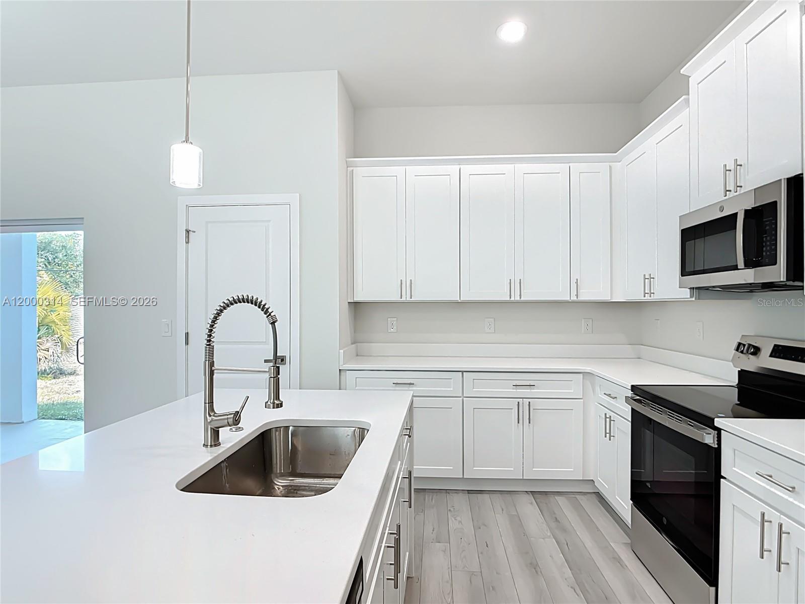 18374 Elgin Avenue — photo 10