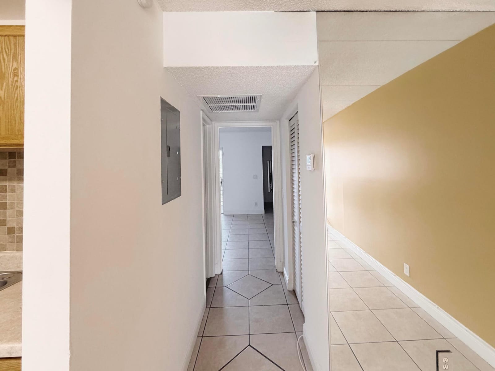 600 Village Green Court 203 — photo 3