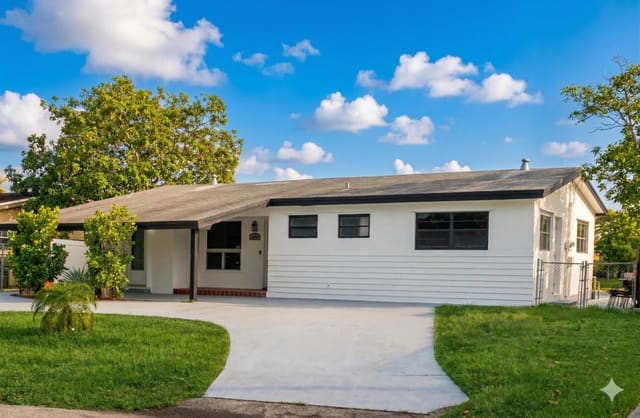 1067 SW 3rd Street, Sunset Lake Park, Hallandale Beach, FL