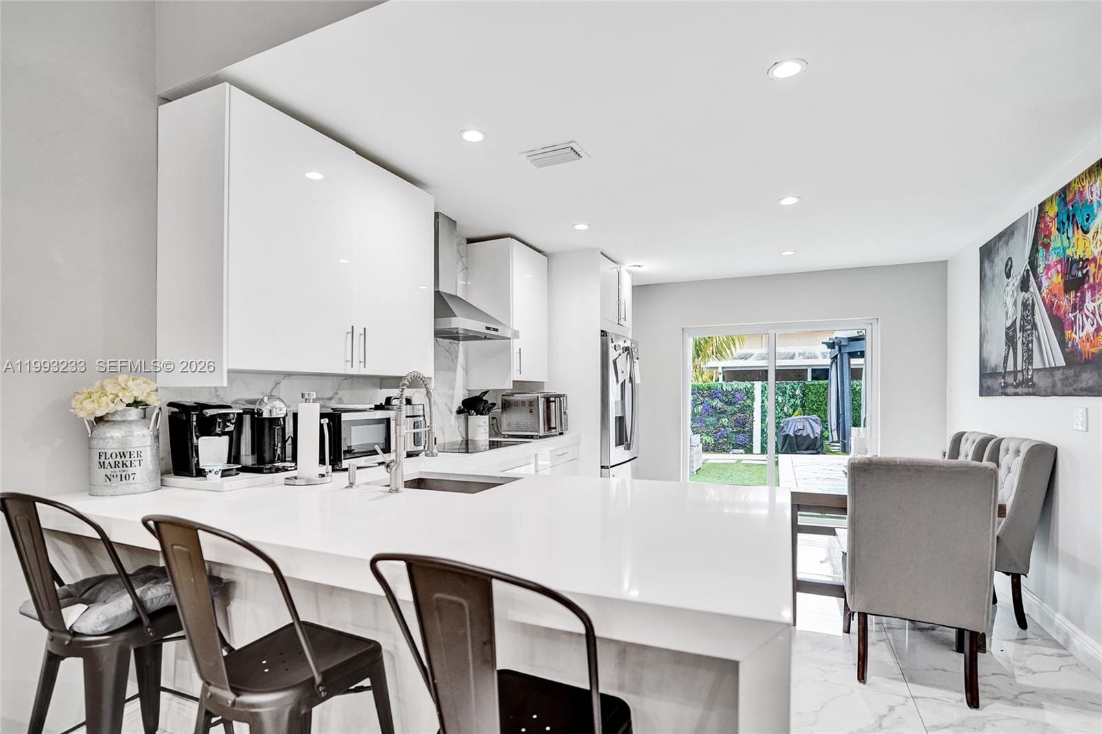 372 W Riverbend Drive — photo 6